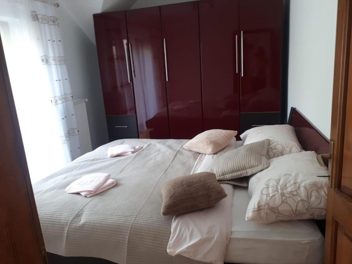 Apartman Nika Otocac Exterior photo